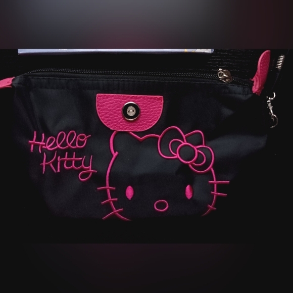 NEW Hello Kitty Embroidered Wristlet - Picture 2 of 3